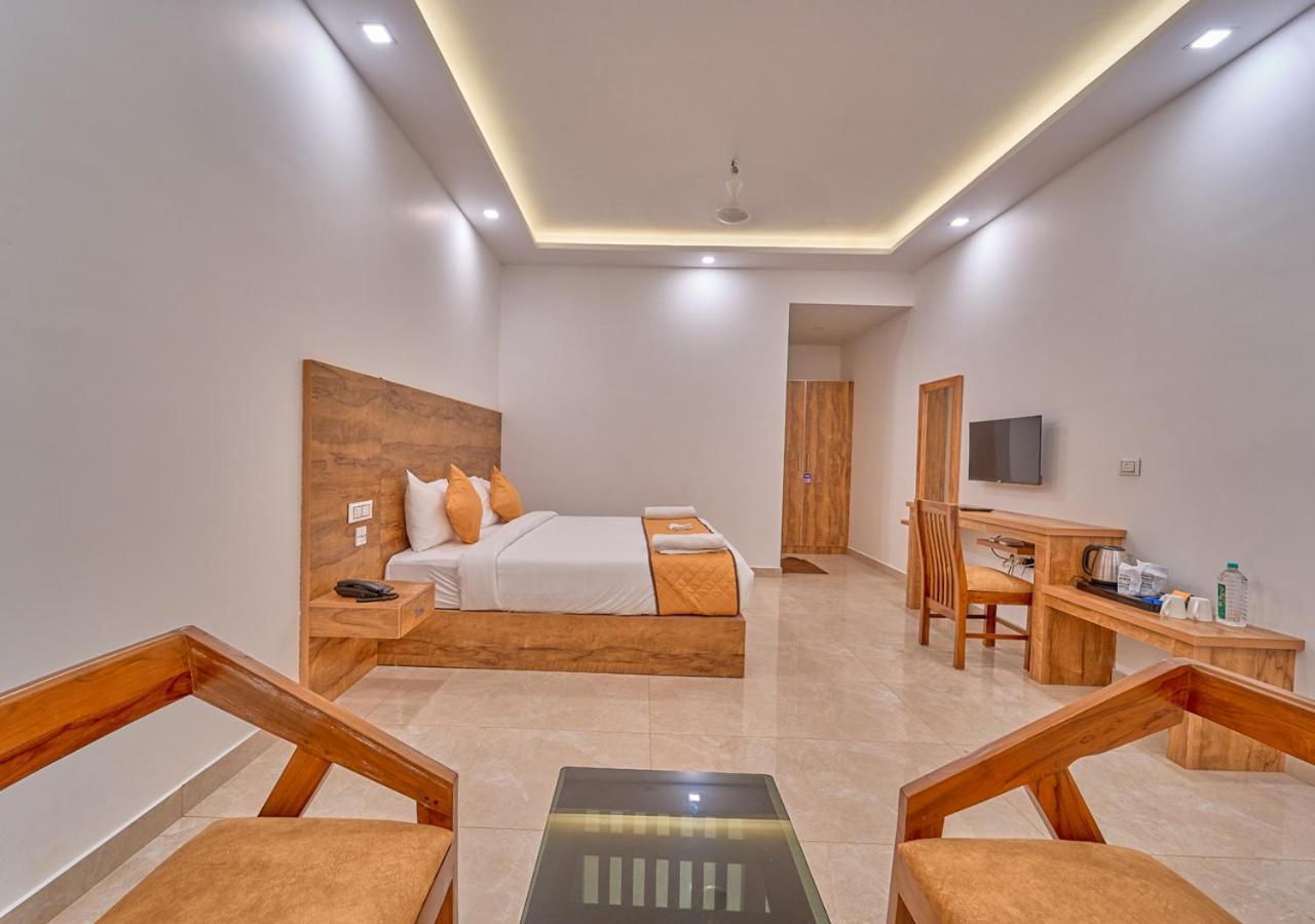 Ice Mist Pool Resort Munnar By Voye Homes Εξωτερικό φωτογραφία