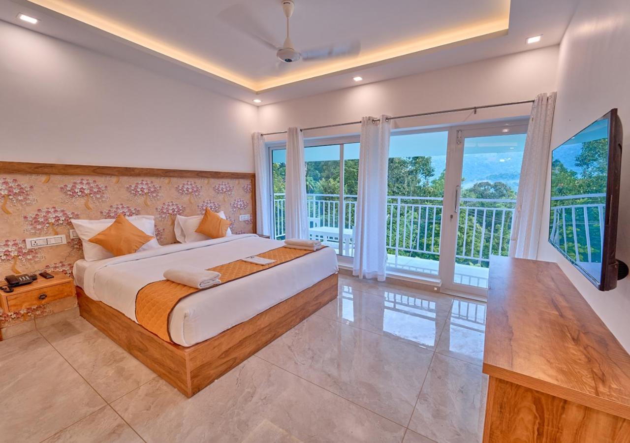 Ice Mist Pool Resort Munnar By Voye Homes Εξωτερικό φωτογραφία