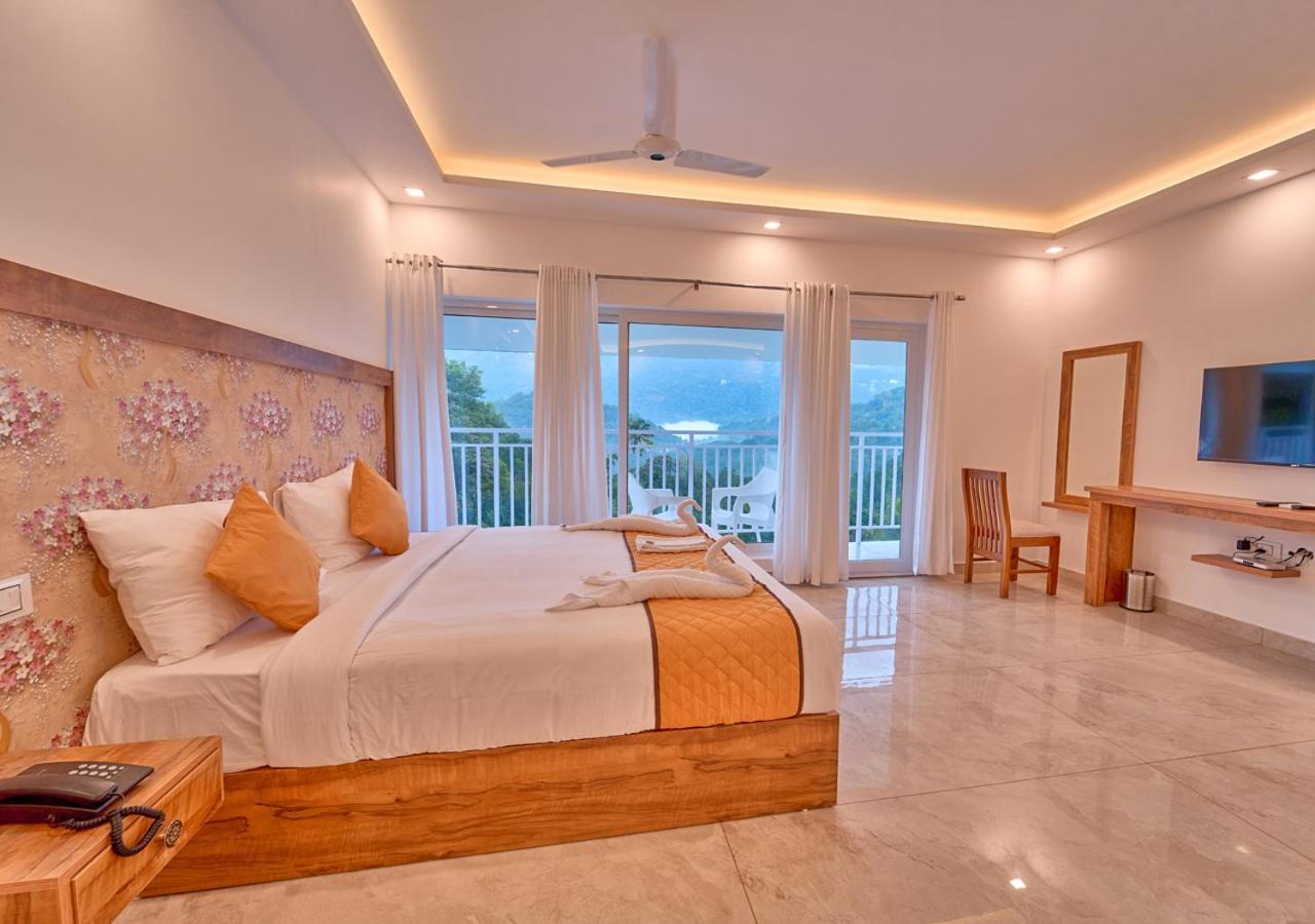 Ice Mist Pool Resort Munnar By Voye Homes Εξωτερικό φωτογραφία